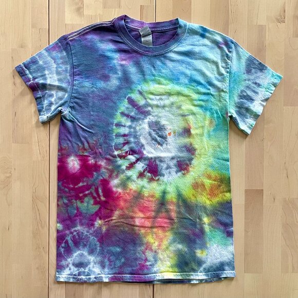 Gildan Unisex Adults Purple Blue Fuchsia Dyed T-Shirt size Small CUSTOM TIE-DYED - Picture 1 of 5